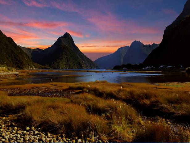 View of Queenstown - New Zealand - On The Go Tours