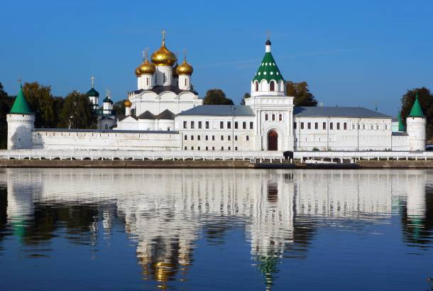 Monastery of St Ipaty in Kostroma - On the Go Tours