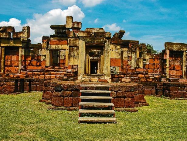 Ancient temples against a bright blue sky in Ayutthaya