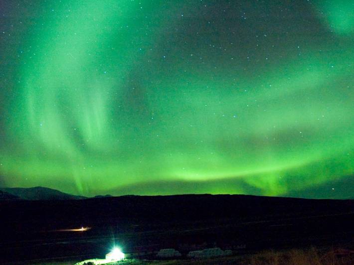 Northern-Lights-Scene