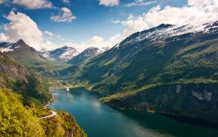 Norwegian Fjords - Fjords, Charms & Traditions