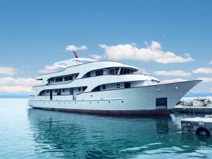 Premium-Boat-Exterior