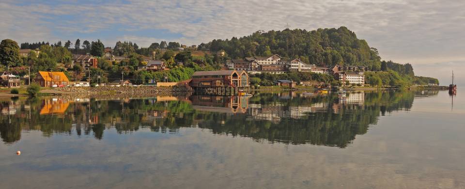 Houses along the waterfront of Puerto Varas