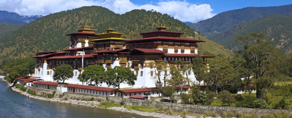 The Mo Chhu flowing alongside Punakha Dzong at Punakha.