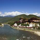 Punakha Dzong and the Mo Chhu river in Punakha | Bhutan