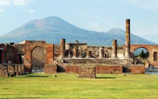 Rome, Naples & Sicily Highlights mian image - Pompeii