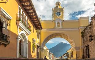Santa Catalina Arch in Antigua - Guatemala - On The Go Tours