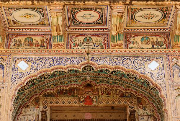 Shekhawati region - Brightly painted fresoes of the havelis