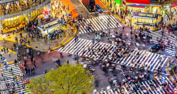 Shibuya-Crossing-in-Tokyo--