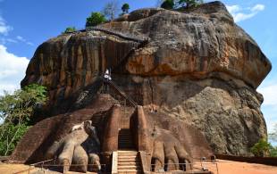 Sigiriya Rock Fortress - Sri Lanka Tours - On The Go Tours