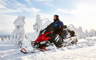 Snowmobile-Safari-Lapland-On-The-Go-Tours