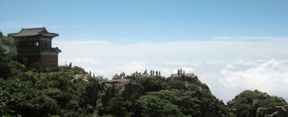 Beautiful view of the Tai Shan mountain and its visitors