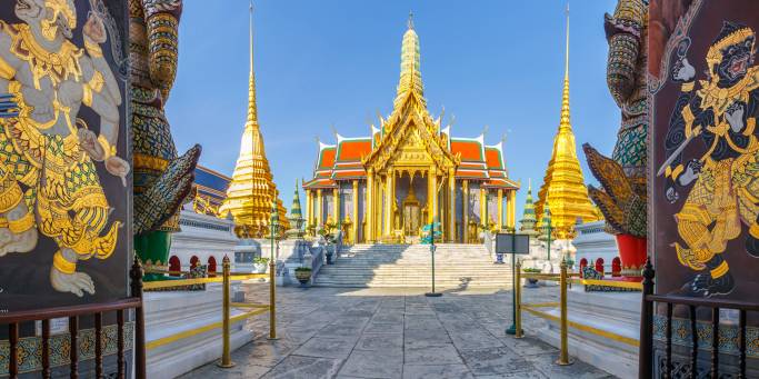 Temple of the Emerald Buddha gateway - On the Go Tours