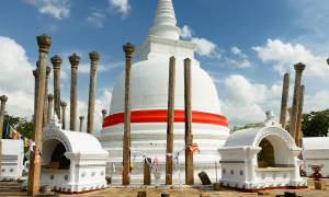 Thuparamaya dagoba - anuradhapura - sri lanka