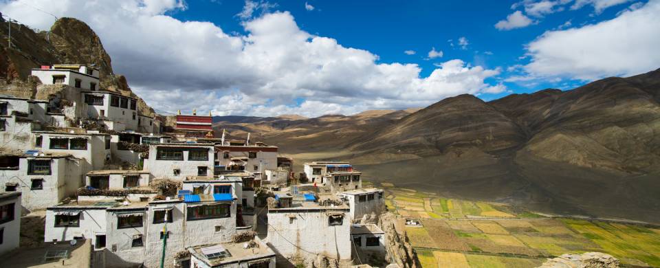 Shegar fortress near the town of Tingri in Tibet