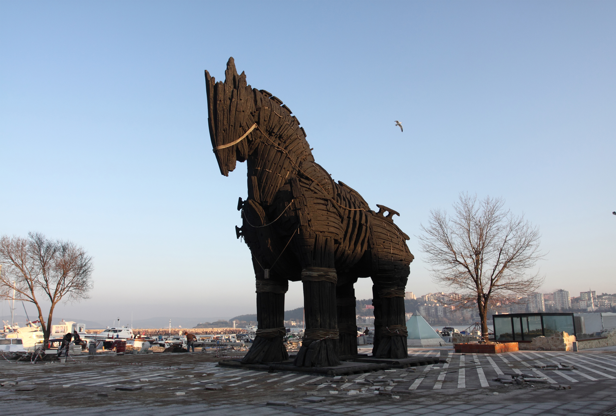 the replica of the trojan horse in troy