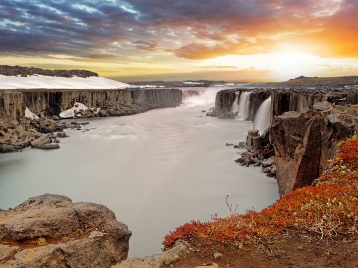 Vatnajokull National Park - Best places to visit in Iceland - On The Go Tours