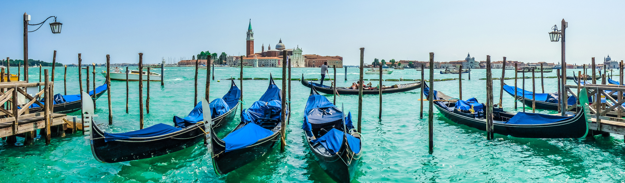 An image of the gondolas in Venice