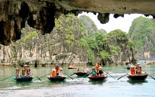Very-Vietnam-Group-Tour-Main-Image