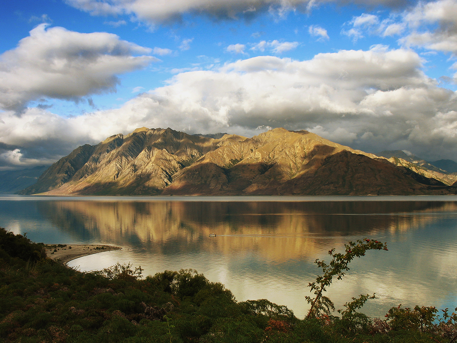 Lake Taupo New Zealand