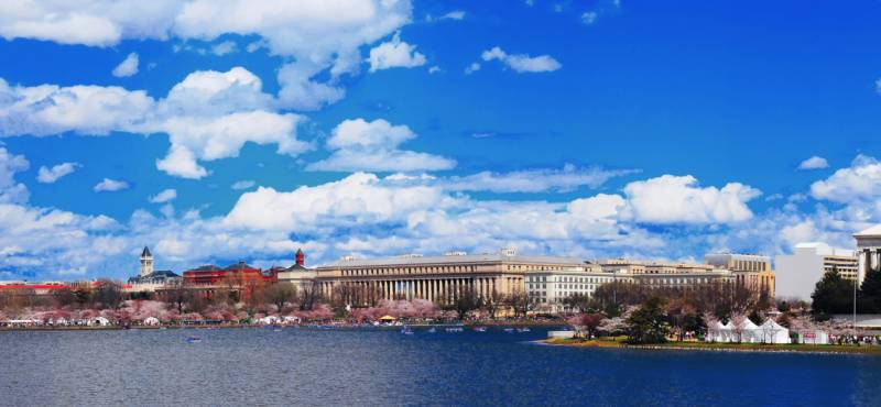 Panoramic view of Washington DC with the Washington monument and Jefferson memorial against a backdr