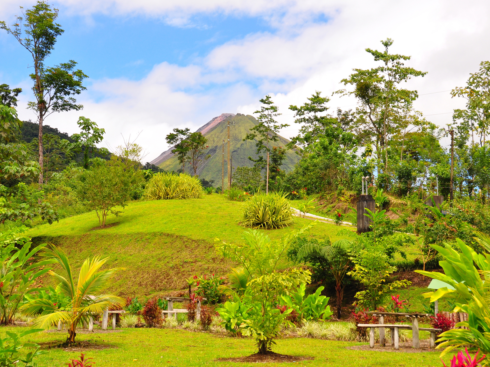 Day 2 - Hike to La Leona Waterfall & Volcanic Pools