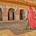 A-sunny-blue-sky-day-at-the-Amber-Fort-in-Jaipur