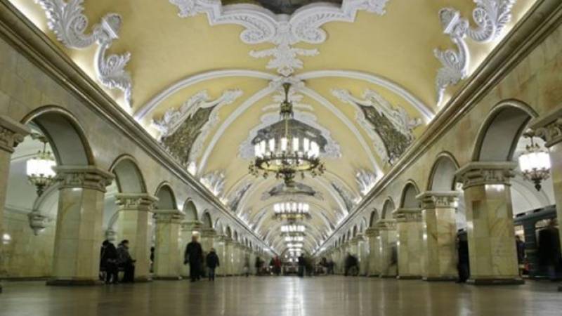 Architecture Tour of Moscow's Metro and Kolomensoye Estate