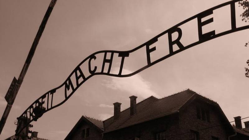 Auschwitz 1 Day Tour from Warsaw with lunch included