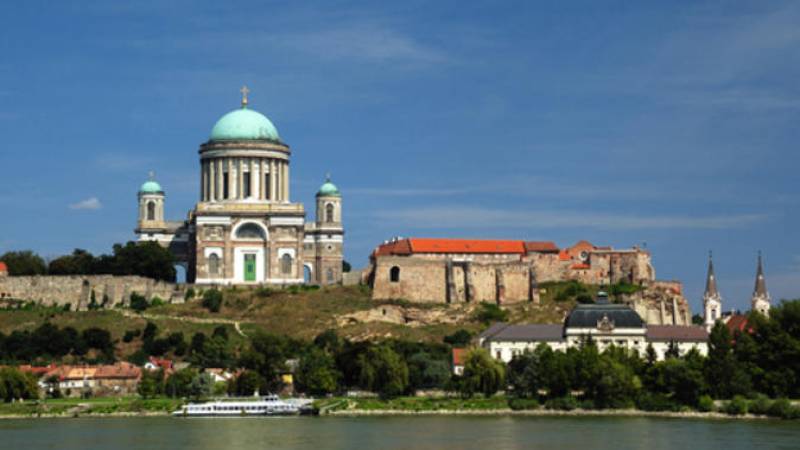 From Budapest: Danube Bend Day Trip including Lunch