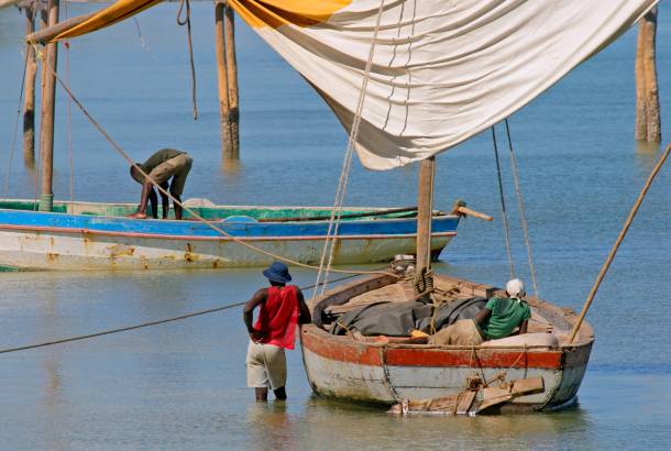 ishermen and their traditional sail boats (dhows), Vilanculos coastal sanctuary, Mozambique