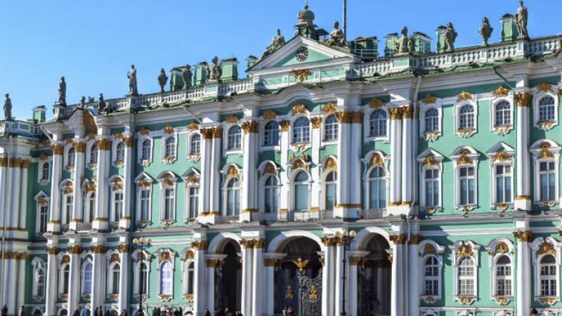 Small-Group St Petersburg Hermitage Museum Tour with Skip-the-Line Entry and Summer Early Access